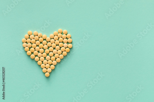 Heart shape made of pills o...