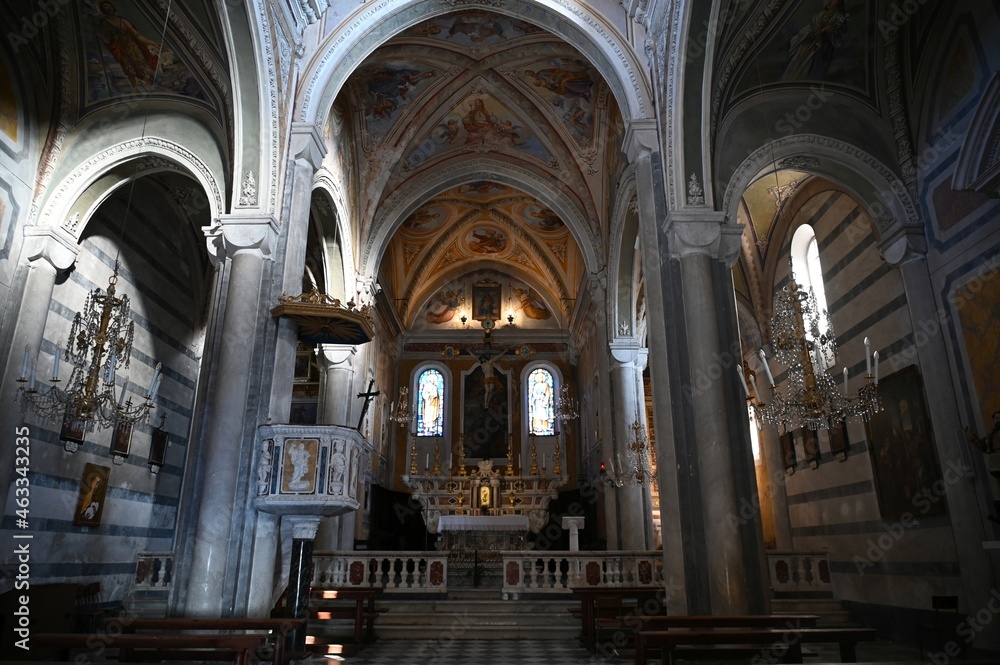 Interno della Chiesa di San Pietro a Corniglia