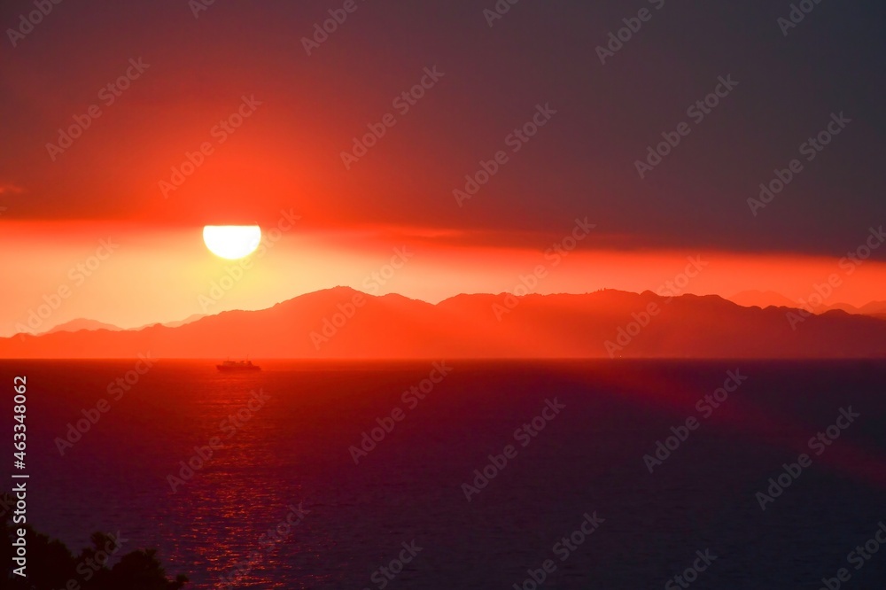 西伊豆から見る夕陽