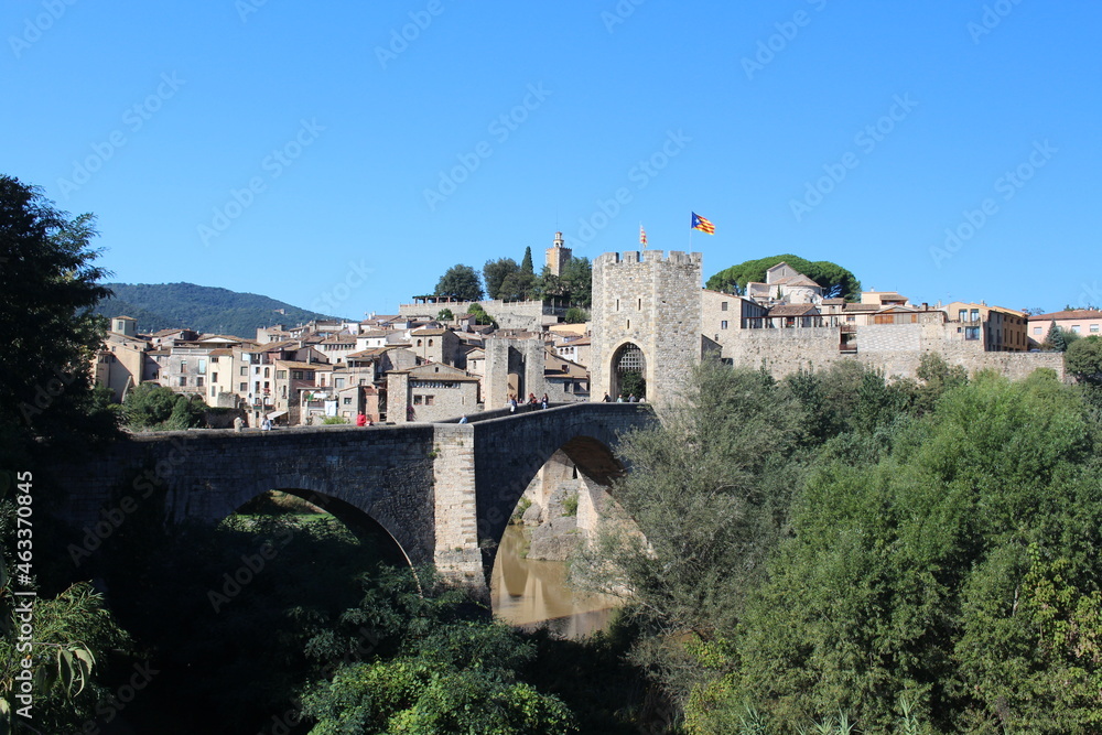Besalu, España. Municipio de la provincia de Girona con un bonito casco y puente medieval.