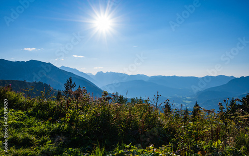 Obraz na płótnie Gegenlicht über dem Berchtesgadener Land in Bayern w salonie
