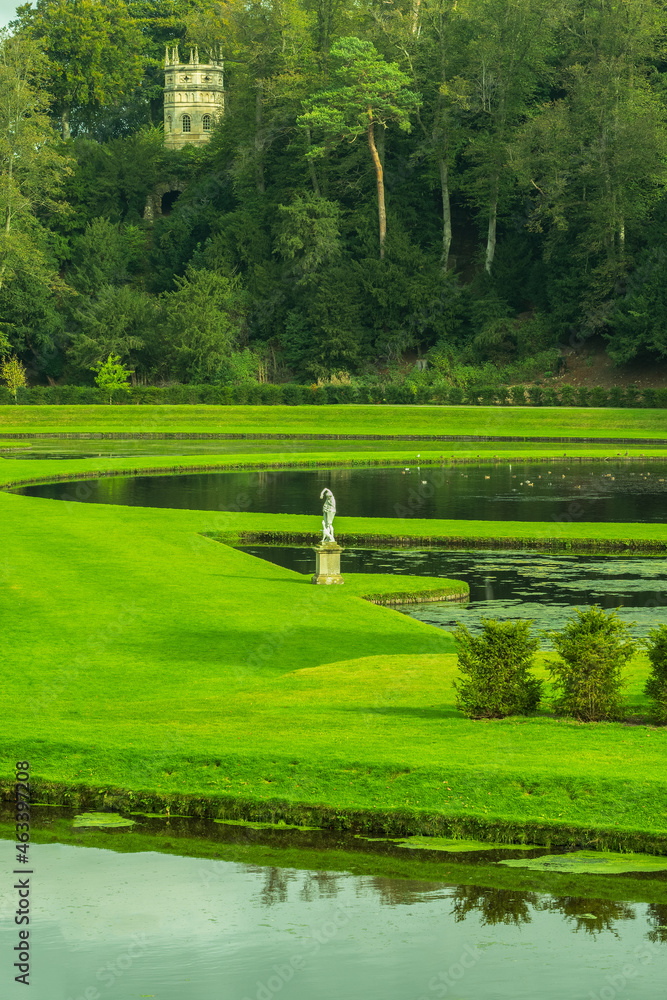 landscape views of the grounds and water features adjoining fountains abbey