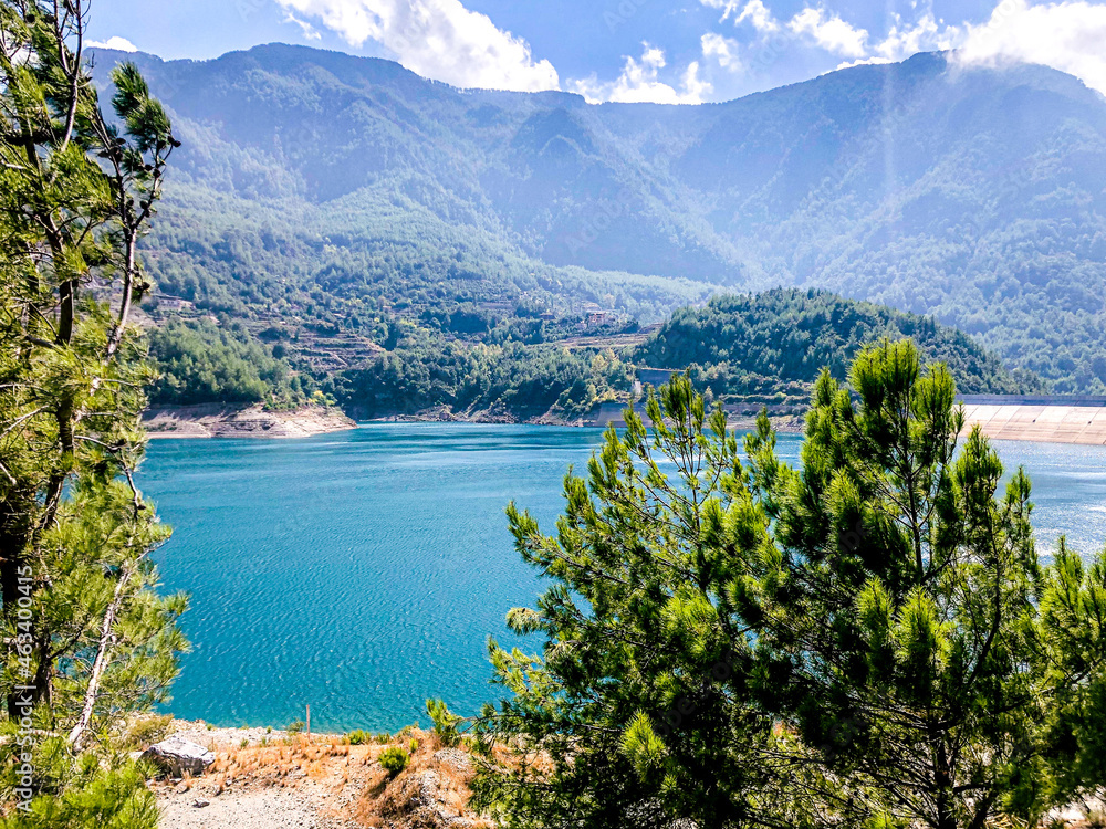 Obraz premium lake and mountains