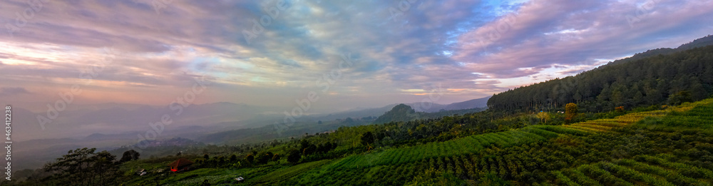 Obraz premium Sunrise Palutungan panorama