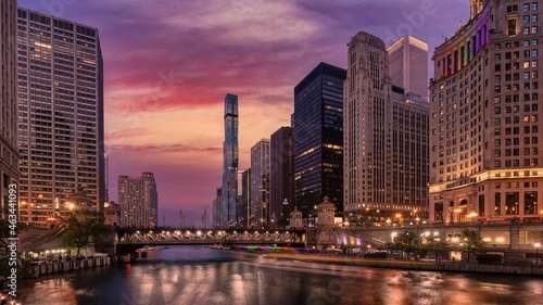 Chicago skyline along the river © Loc