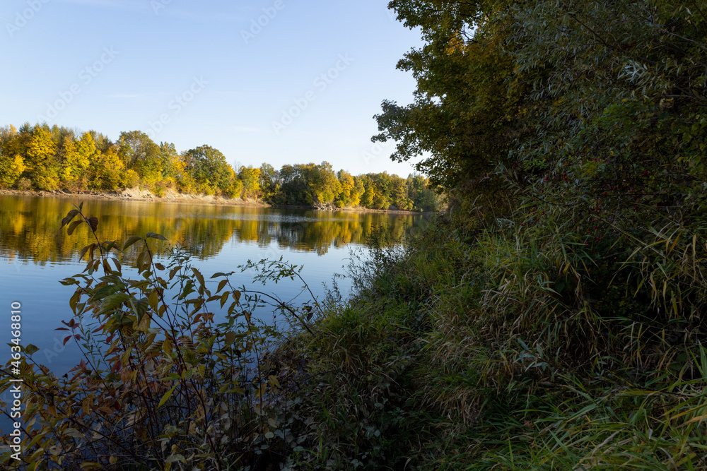 Autumn by the lake