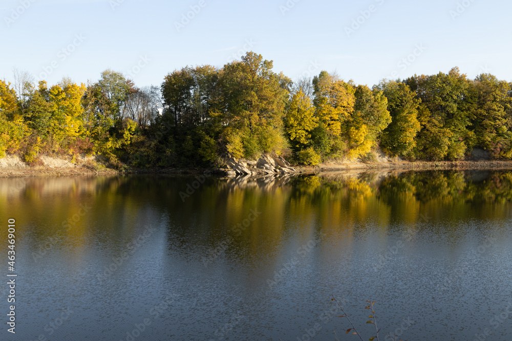 Autumn by the lake