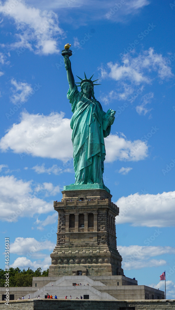 Obraz premium 파란하늘과 자유의 여신상