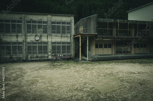 廃校の学校