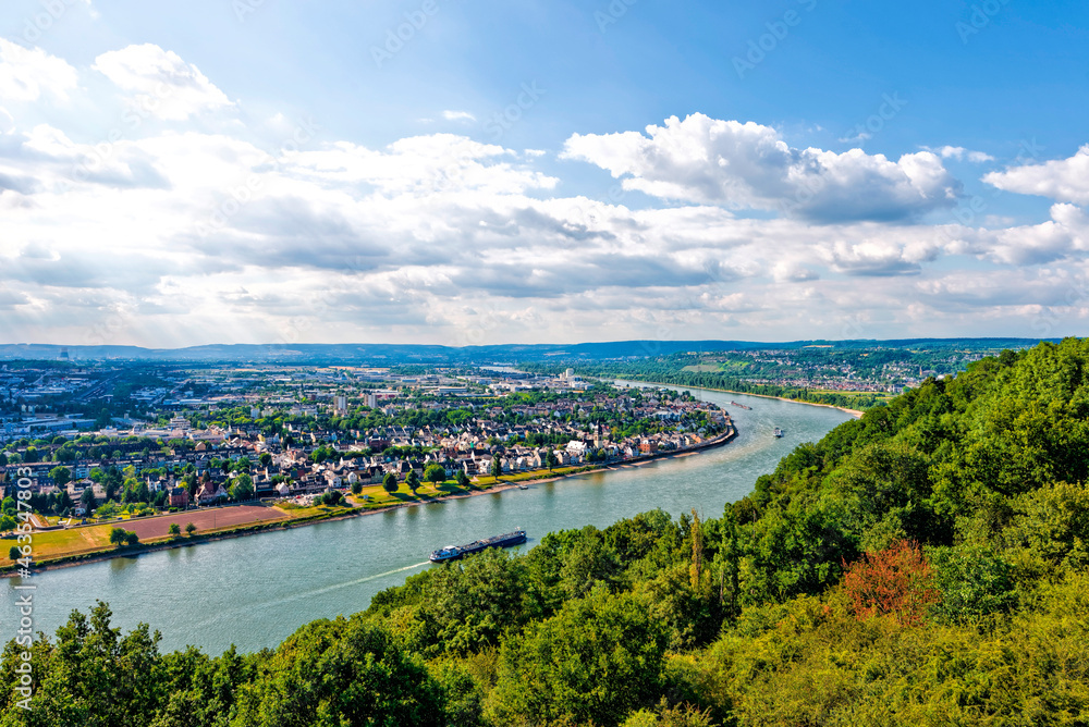 Deutsches Eck am Zusammenfluss von Rhein und Mosel in Koblenz, Rheinland-Pfalz, Deutschland, Europa