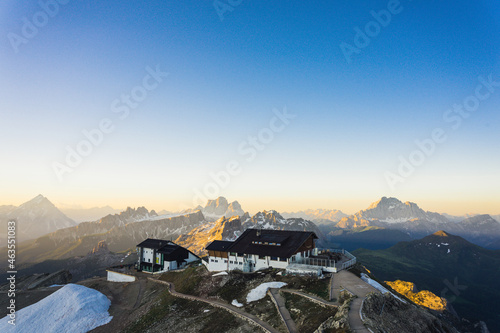 Rifugio Lagazuoi (Cortina D'ampezzo) © Yaroslav Nadel'nyuk