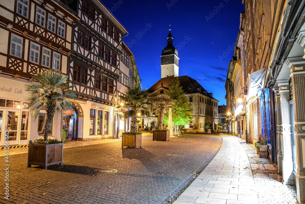 Naklejka premium Nachtaufnahme Bad Langensalza Rathaus 