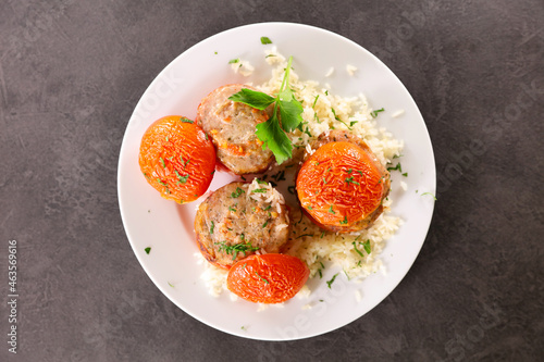 stuffed tomatoes with minced beef and rice