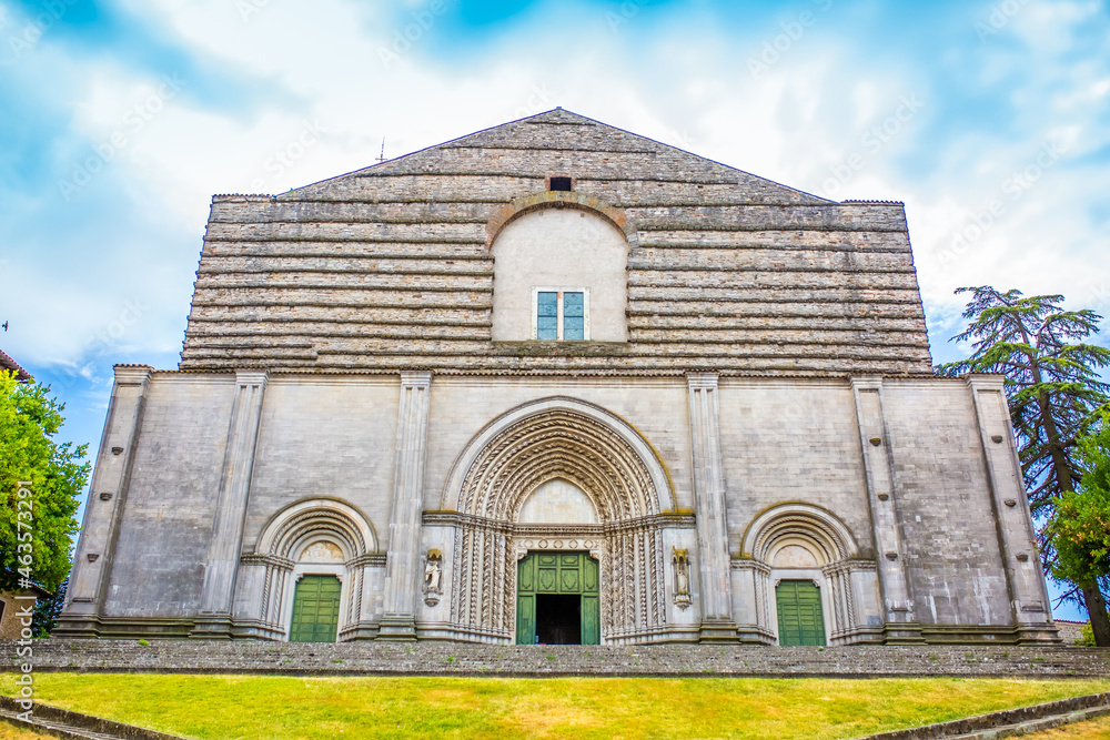 Naklejka premium Catholic Church of the Middle Ages in Italy town of Todi. Streets of medieval Italy. Tourist route, vintage city of Rome. Roman streets. Travel and tourism in Europe