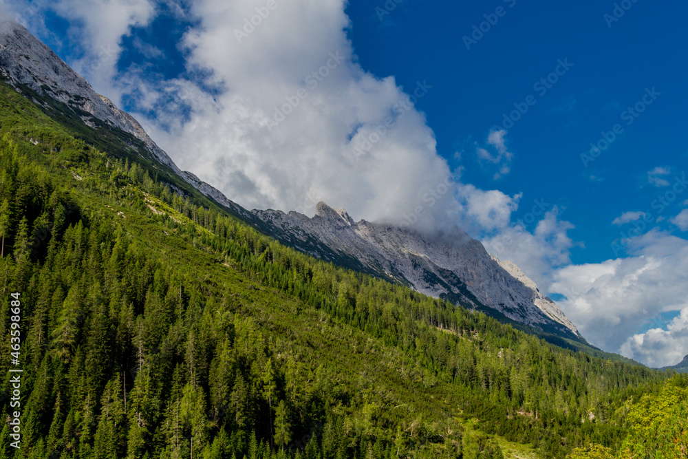 Fototapeta premium Urlaubsfeeling rund um das schöne Leutaschtal in Tirol
