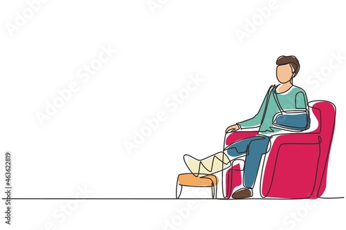 Single continuous line drawing injured patient man with bounded leg, head, arm. Sit in armchair at hospital traumatology department chamber after accident. One line draw design vector illustration