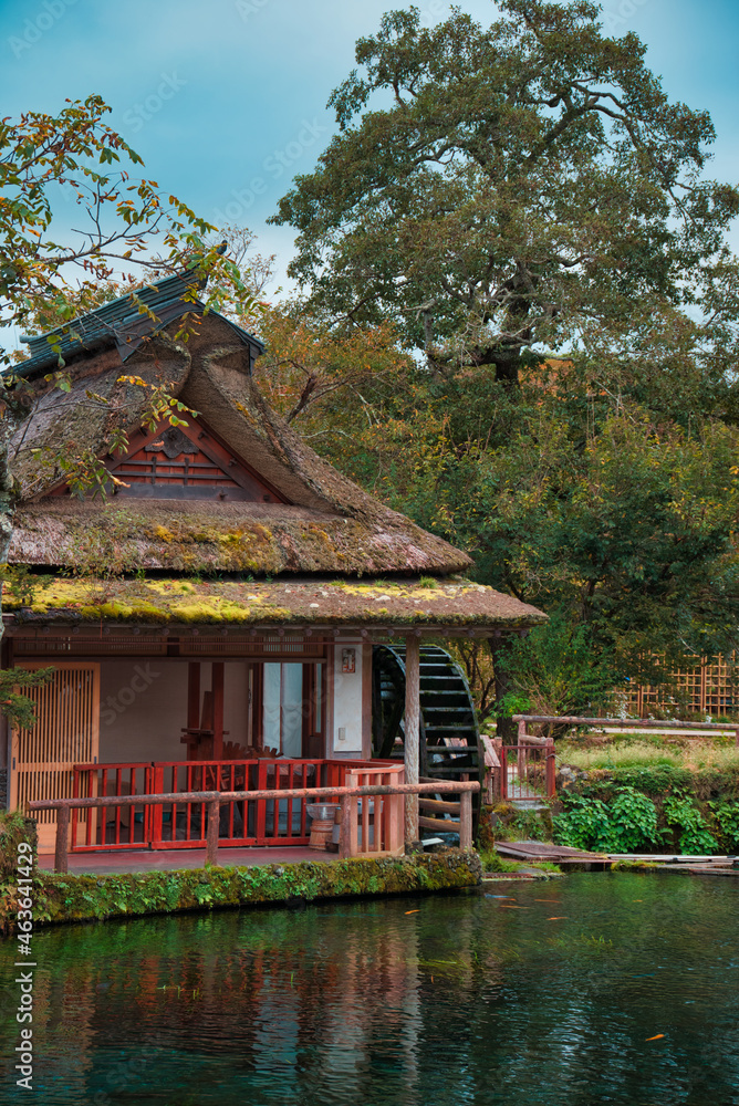 Fototapeta premium 水車のある風景