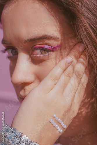 YOUNG GIRL WITH LENTILS AND COLORS photo