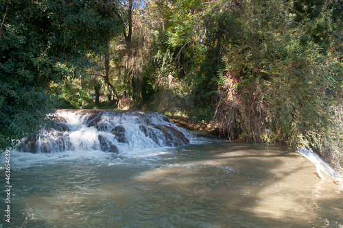 wodospad rzeka woda natura rośliny skały monasterio de piedra