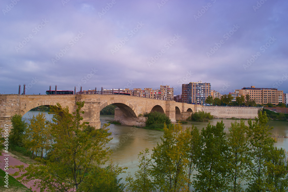 most zabytek kamień rzeka zaragoza łuki