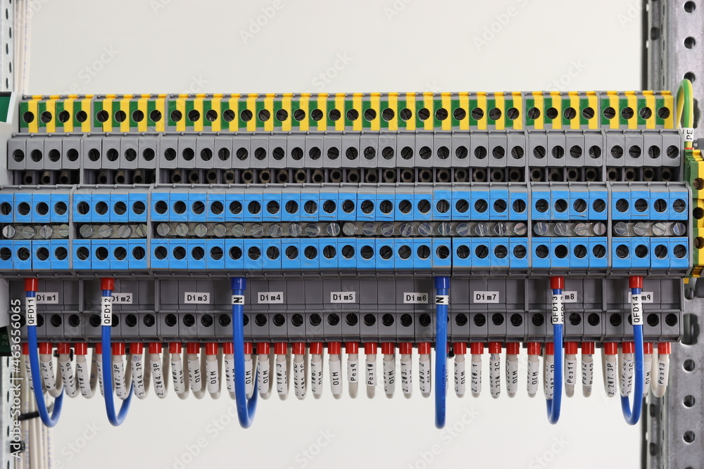 3level passthrough terminals and connecting buses for connecting