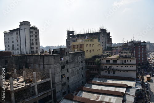 バングラデシュのダッカ。
発展途上の街並み。
新しいビルや建設中の建物。