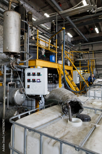 Pipeline system installed on the chemical tank 