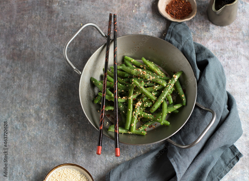 Asian style green beans with sesame seeds and garlic Asian style green beans with sesame seeds and garlic