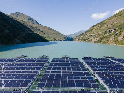 floating solar panels, renewable energy photo
