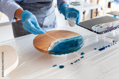 the process of making the sea on a two-component resin board, master class on resin art