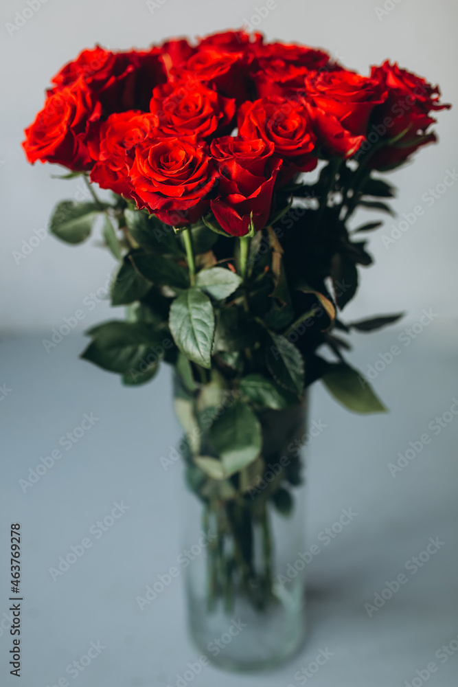 Fototapeta premium Bouquet of flowers, colorful roses on isolated background