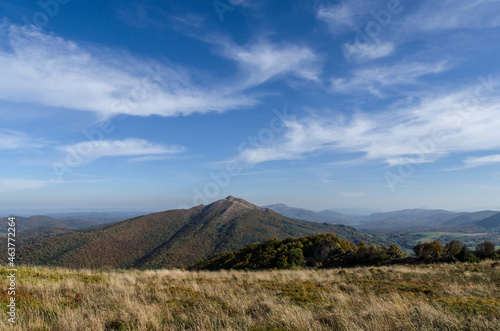 Fototapeta Naklejka Na Ścianę i Meble -  Panorama z Połoniny Wetlińskiej Bieszczady 