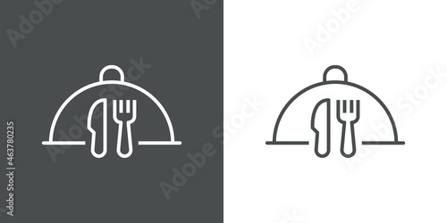 Comida para llevar. Bandeja con cubiertos. Logotipo bandeja de comida con tapa con cuchillo y tenedor con lineas en fondo gris y fondo blanco