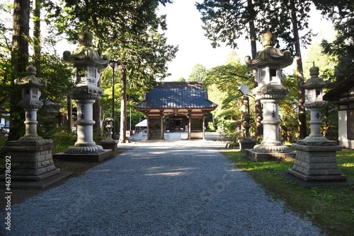 Stone lanterns are one of the traditional lighting fixtures in East Asia, and are installed in temples, shrines, and Japanese-style gardens in Japan. 