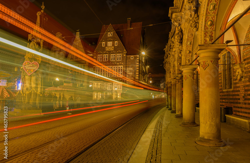Bremen by night . The Roland with the Freimarkt 