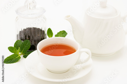 紅茶とティーポット