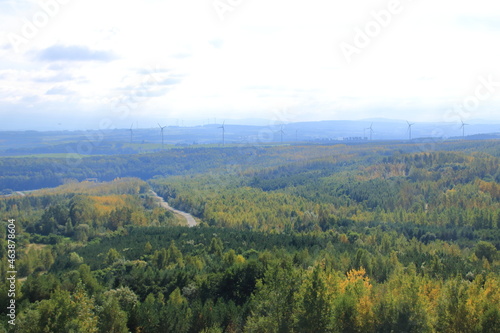 Blick von der Aussichtsplattform Neuberzdorfer H  he am Berzdorfer See auf die Lausitz