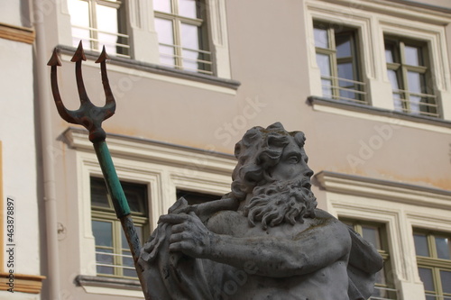 Dreizack des Neptuns auf dem Neptunbrunnen auf dem Untermarkt in Görlitz photo