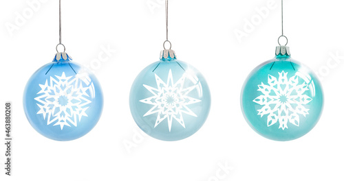 Sch  ne Weihnachtskugeln aus Glas mit Schneeflocken
