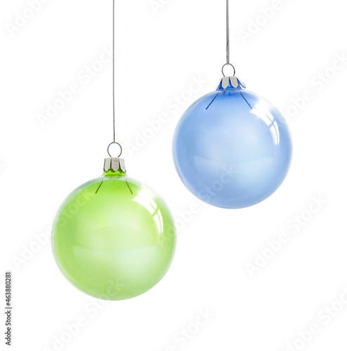 Zwei Schöne Weihnachtskugel aus Glas vor weissem Hintergrund