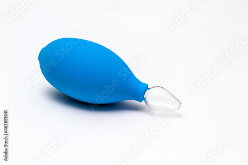 device for washing the nose, treatment of the common cold