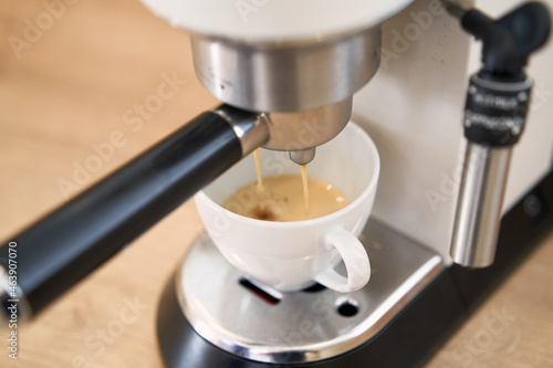 Siebträger Maschine mit Kaffee