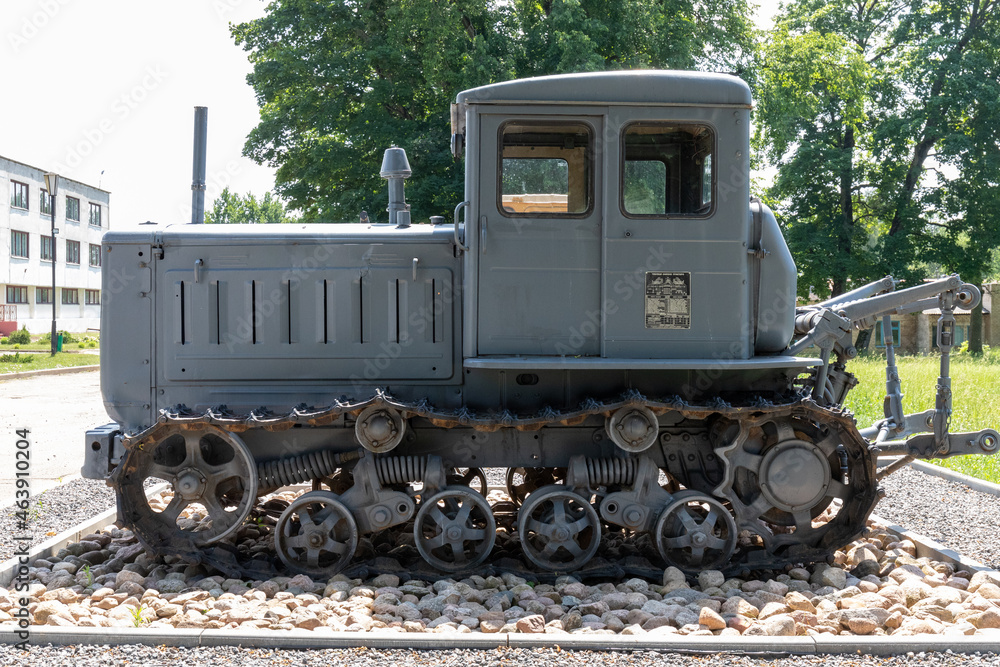 Fototapeta premium Old crawler tractor