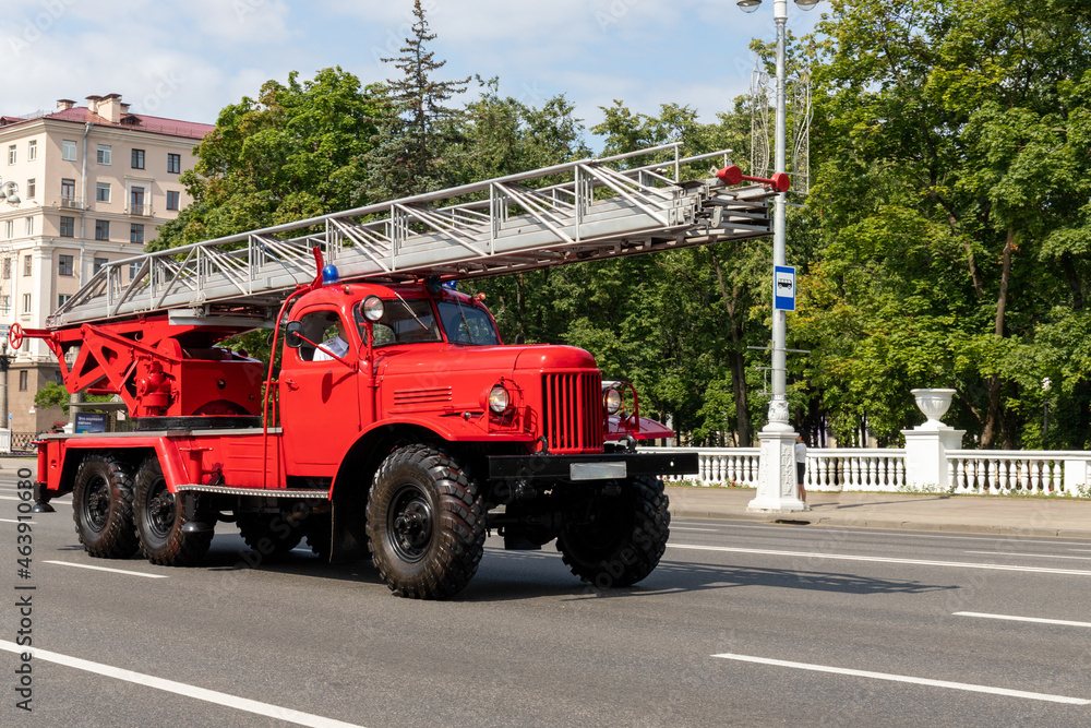 Fototapeta premium old fire truck red