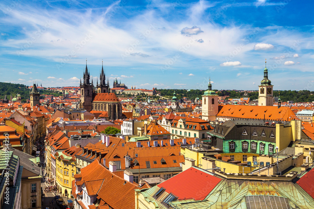Obraz premium Panoramic aerial view of Prague