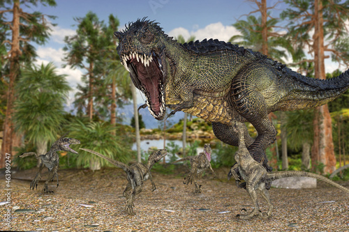 森で４頭のラプトルに囲まれるアロサウルスみたいな恐竜が大きな口を開けて威嚇する © iARTS_stock