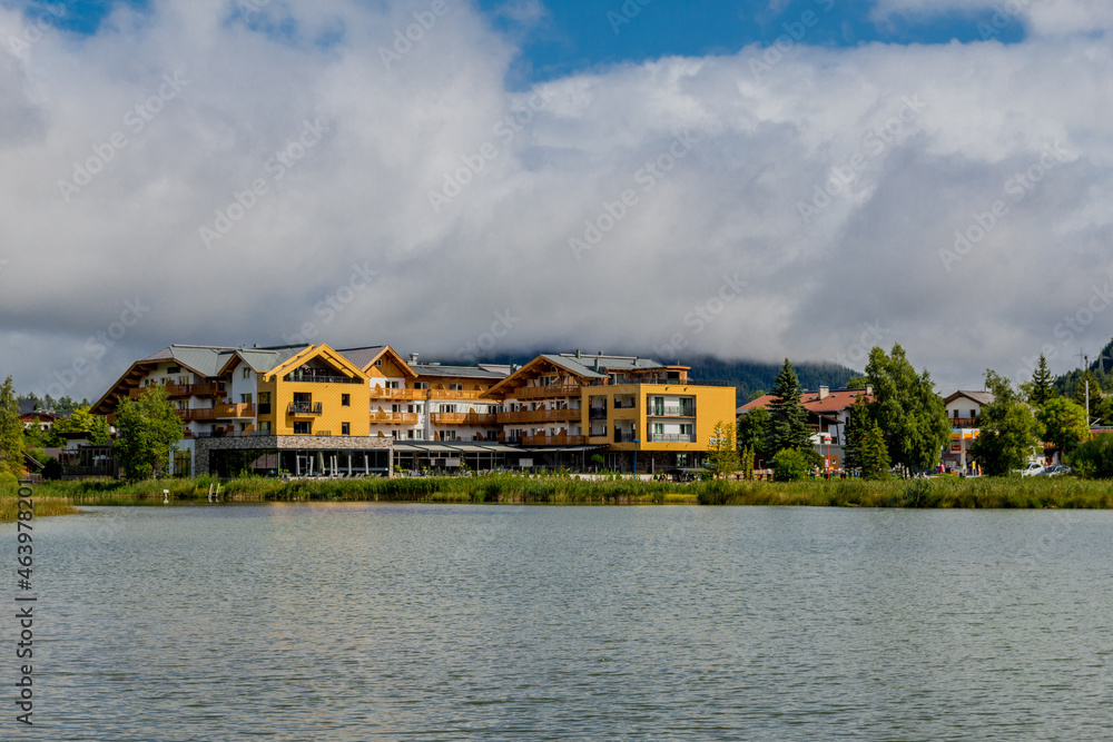 Spaziergang rund um den Wildsee bei Seefeld in Tirol - Österreich Spaziergang rund um den Wildsee bei Seefeld in Tirol - Österreich