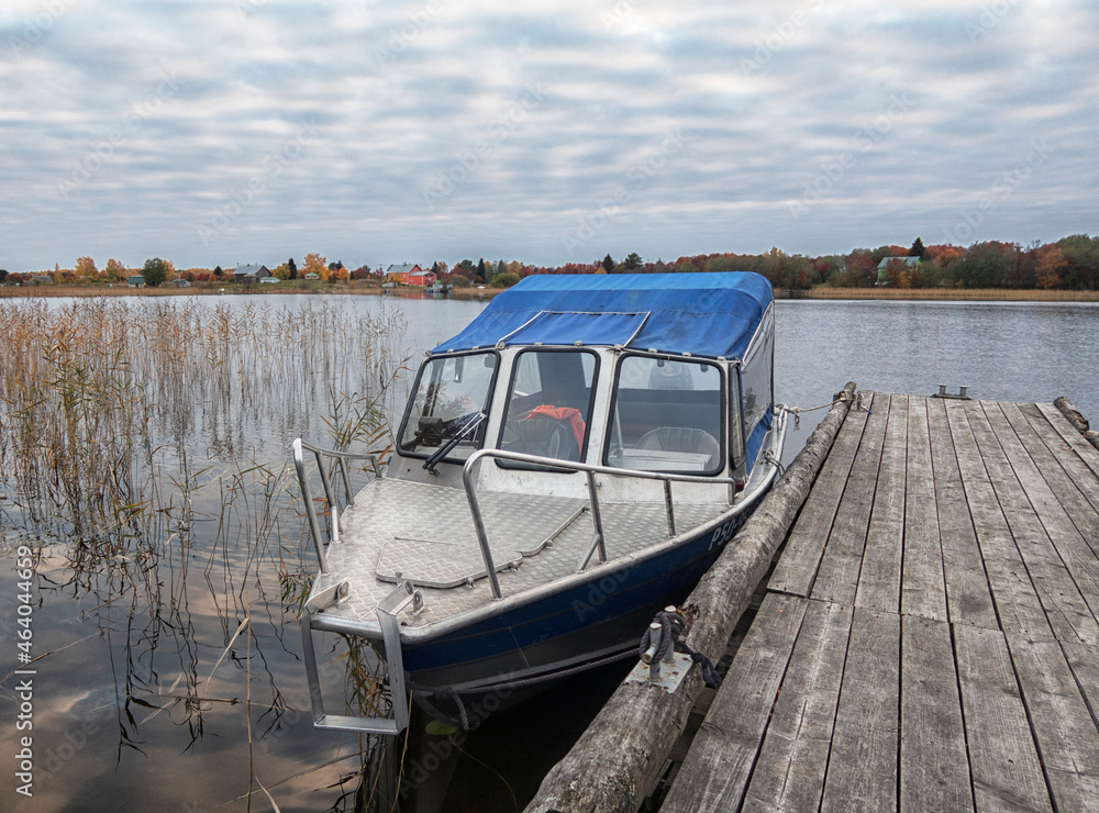 Φωτογραφία amazing beautiful landscape day blue water lake boat north country russia onega