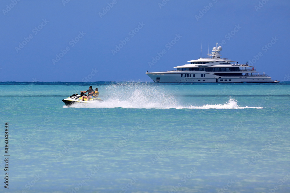 Fototapeta premium Jetski am Strand - Antigua (Karibik)