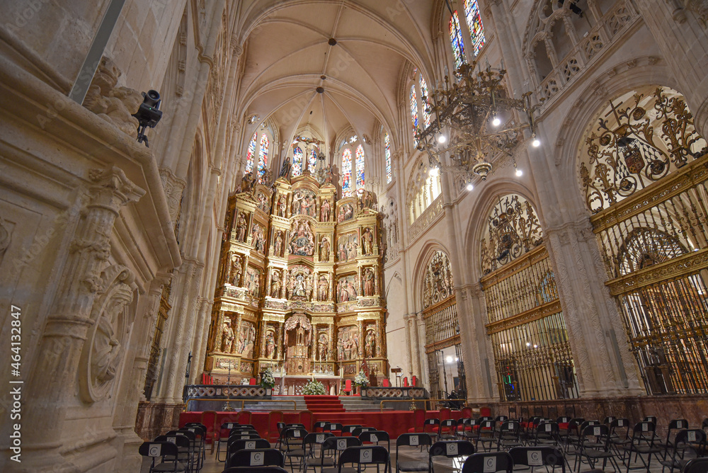 Fototapeta premium Burgos, Spain - 16 Oct, 2021: Main altar of the Cathedral of Santa Maria, Burgos, Castile and Leon